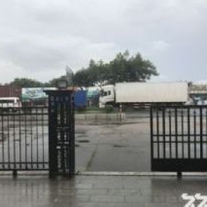 3400平方厂房，可办公，大路边，货车进出方便