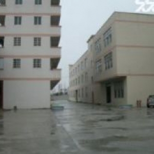 南村独院厂房出售，7500方，近路边